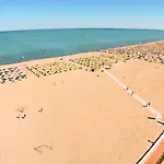 With Terrace And Parking Apartman Rosolina