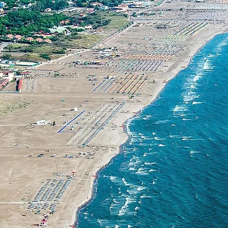 With Terrace And Parking 로솔리나